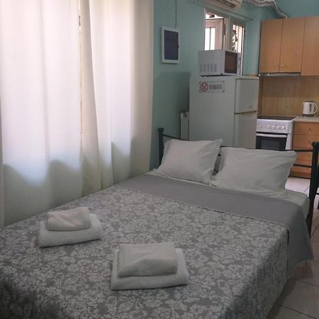 Practical Studio Next To The Subway, Train Station Apartment Athens Luaran gambar