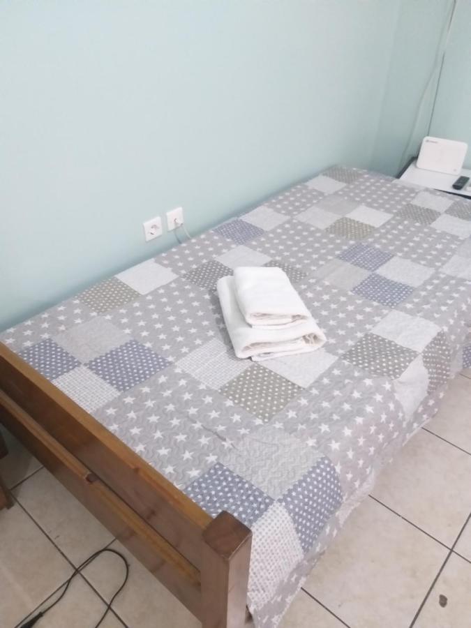 Practical Studio Next To The Subway, Train Station Apartment Athens Luaran gambar