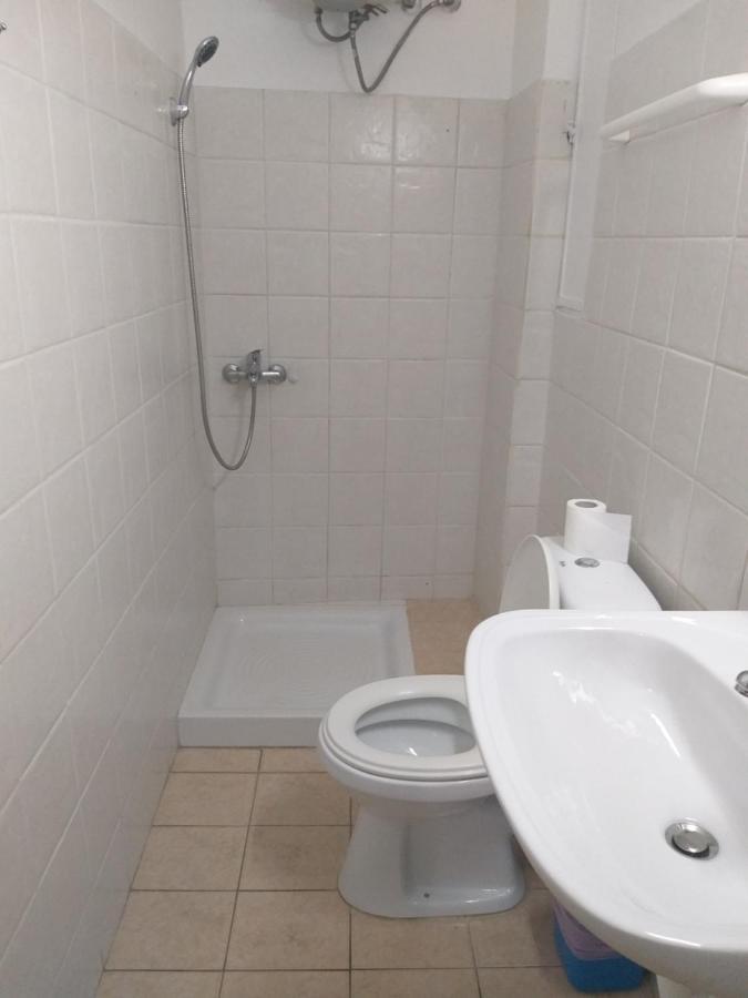 Practical Studio Next To The Subway, Train Station Apartment Athens Luaran gambar